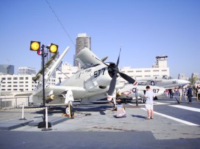 midway_plane